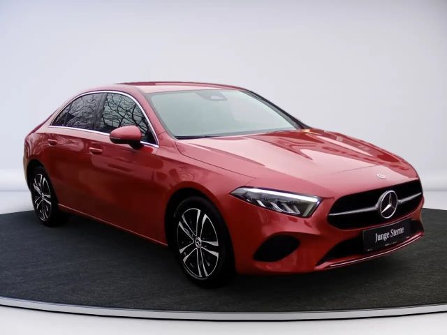 Mercedes-Benz A 180 A 180 d Progressive