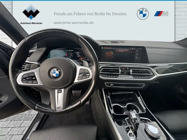 BMW X7 M50i