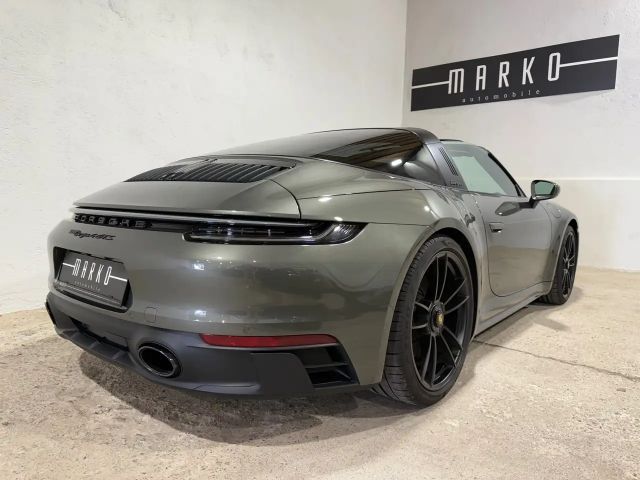 Porsche 992 4 Cabrio GTS Targa
