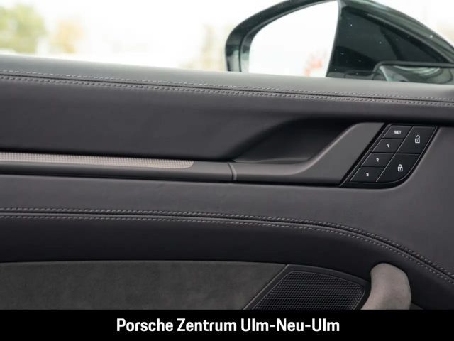 Porsche 992 4 Cabrio Carrera GTS