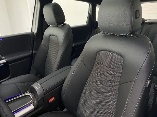 Mercedes-Benz B 200 Progressive Sedan