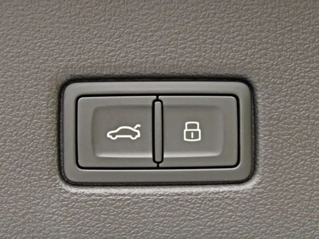 Audi RS7 BLACK PANO LASER LUFT RS SPORTABGAS B&O 280k