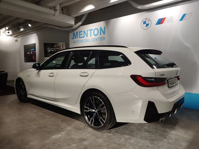BMW 330 330e M-Sport xDrive