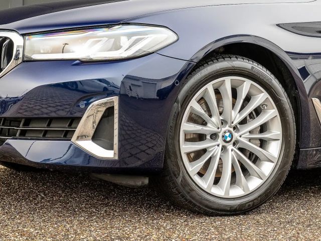BMW 530 530d Luxury Line Touring xDrive