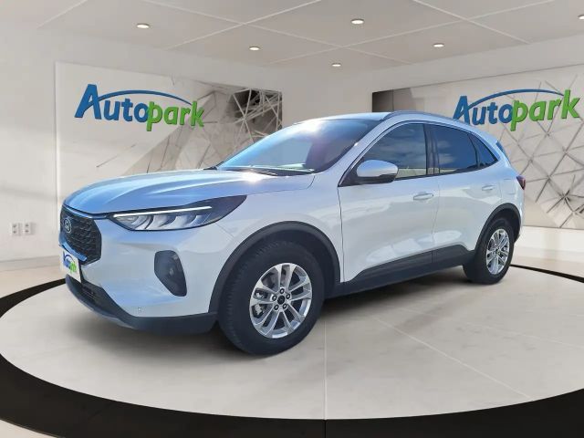 Ford Kuga AWD Hybrid Titanium