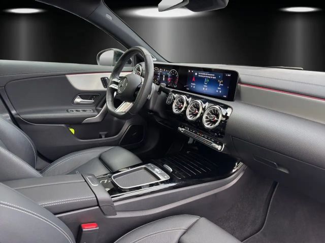 Mercedes-Benz A 250 4MATIC AMG Line