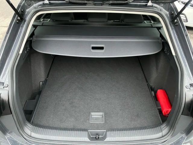 Volkswagen Golf 1.5 TSI Life Variant