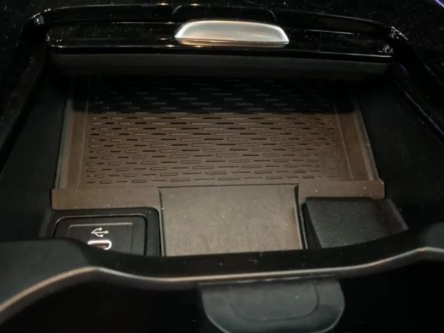 Mercedes-Benz EQA 350 4MATIC Electric Art