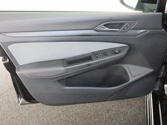 Volkswagen Golf 1.5 eTSI Golf VIII R-Line