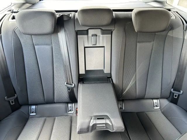 Audi A4 40 TFSI Avant S-Line