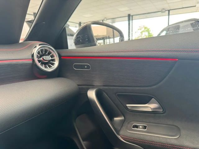 Mercedes-Benz CLA 200 AMG Line