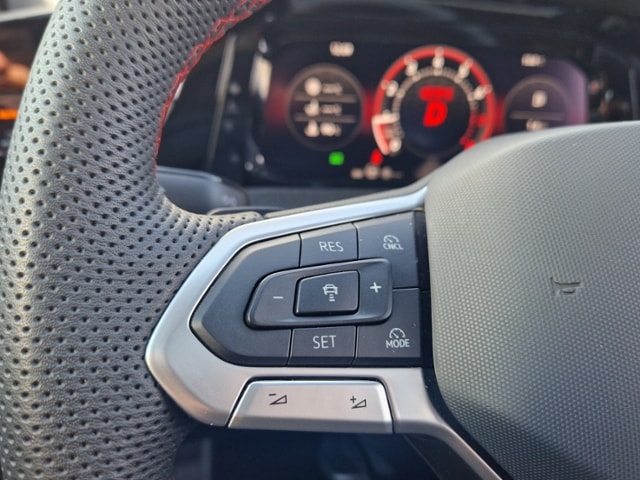 Volkswagen Golf 2.0 TSI DSG Golf VIII