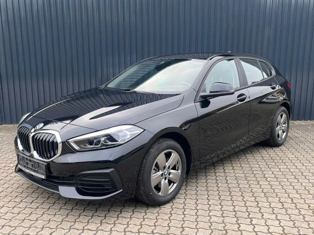 BMW 118 118i 5-deurs Sedan