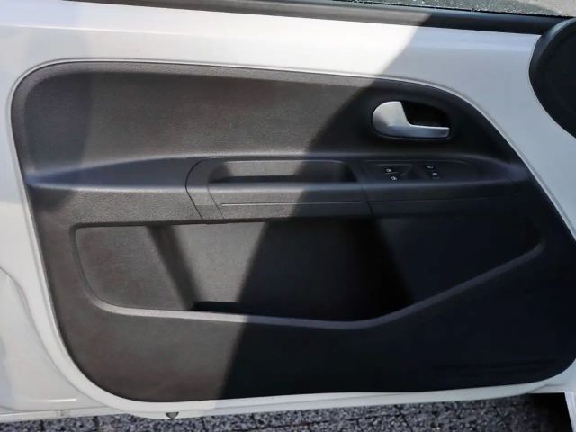 Volkswagen up! Move Move up!