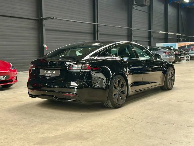 Tesla Model S Long Range