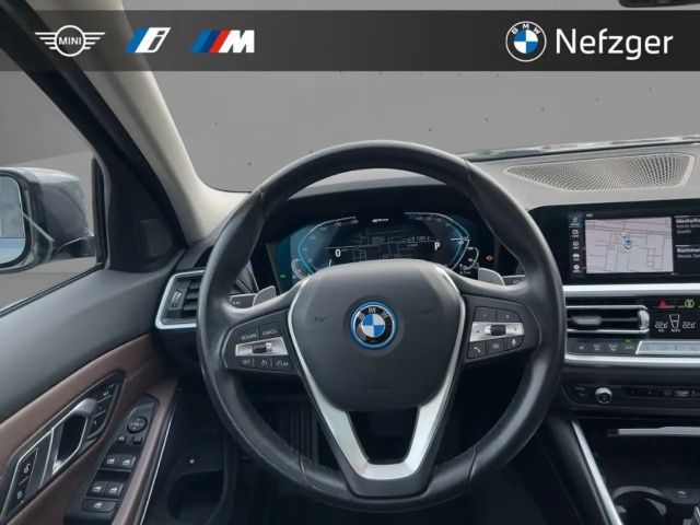 BMW 330 330e Sedan Sport Line xDrive