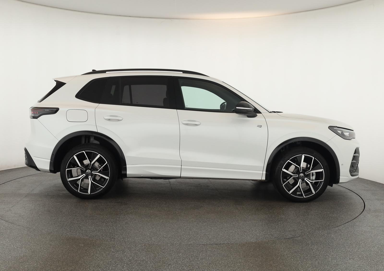 Volkswagen Tiguan 2.0 TSI DSG IQ.Drive R-Line