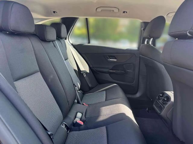 Mercedes-Benz C 200 AVANTGARDE C 200 d Estate