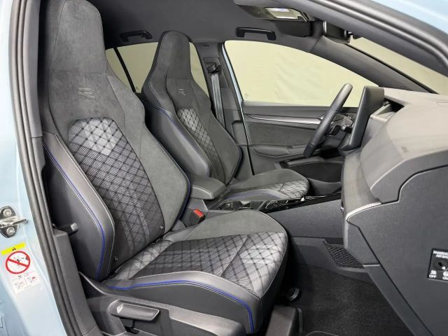 Volkswagen Golf 1.5 eTSI DSG R-Line