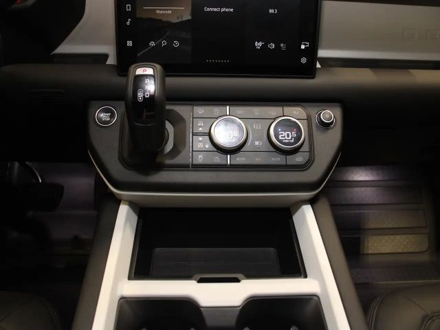 Land Rover Defender 110 D300 Dynamic SE