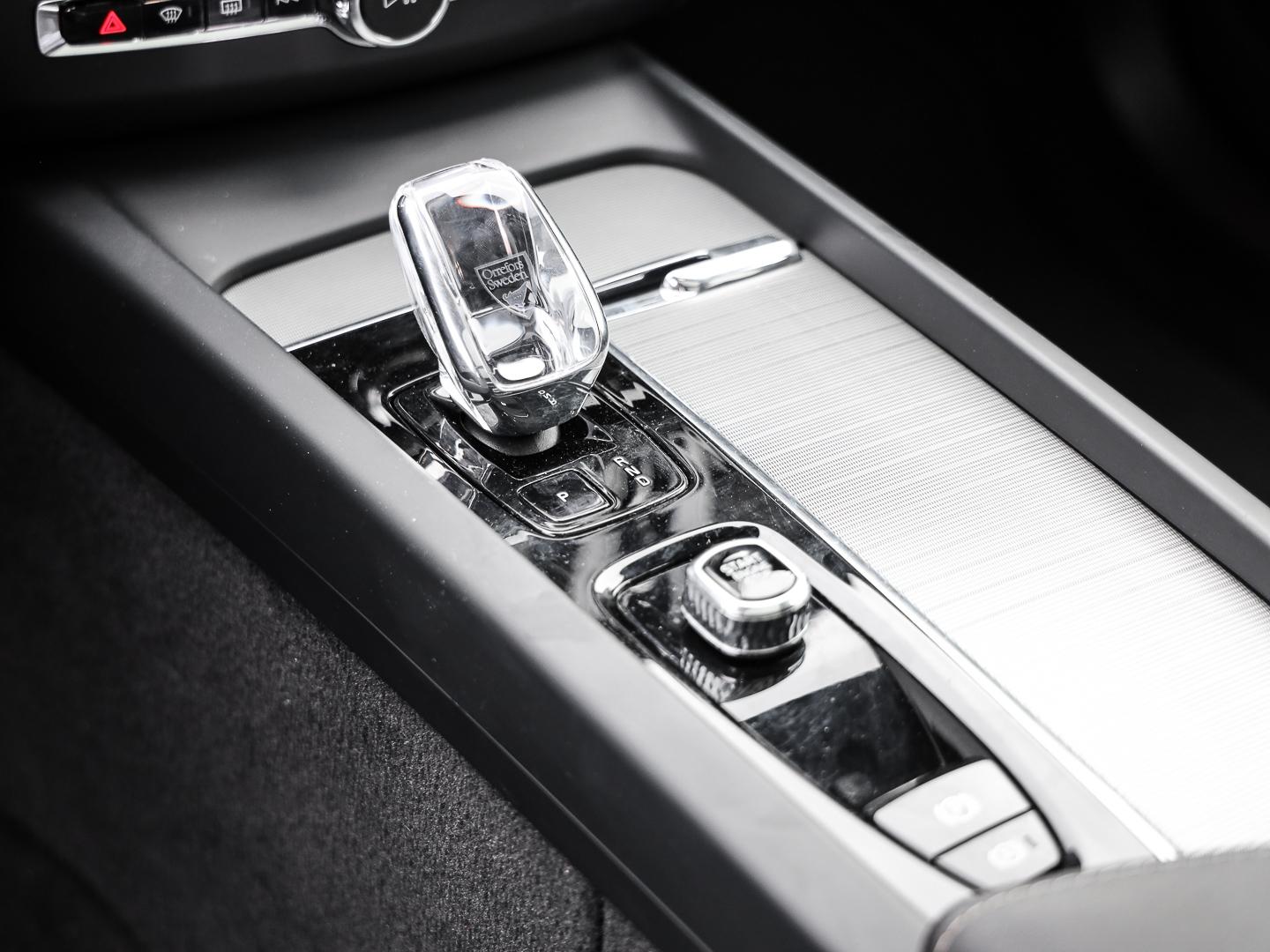 Volvo XC60 AWD Dark Plus Recharge T8