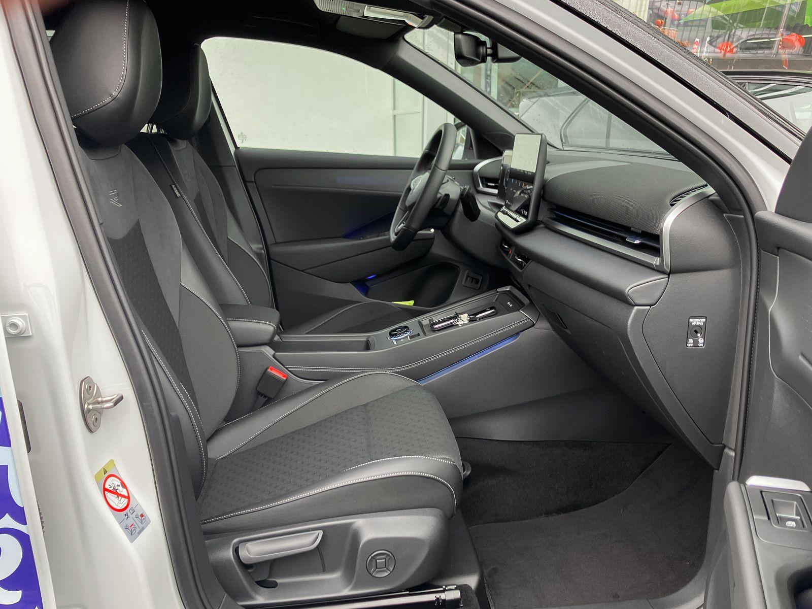 Volkswagen T-Roc 1.5 eTSI DSG R-Line