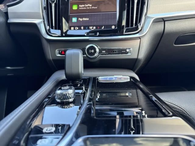 Volvo S90 Dark Plus T8