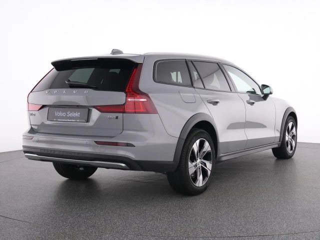 Volvo V60 Cross Country AWD Plus