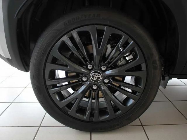 Toyota Yaris Cross Adventure Advanced Safety Paket HUD PDC 18Zoll ele