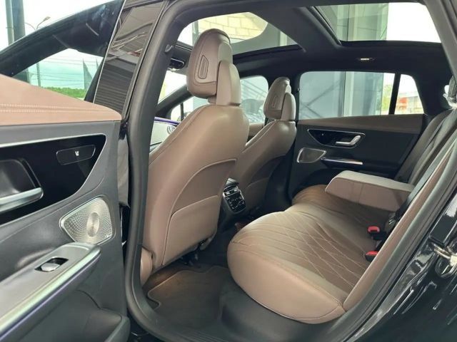 Mercedes-Benz EQE 350 AMG Line Sedan