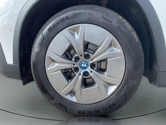 BMW iX1 xDrive30
