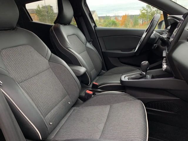 Renault Clio E-Tech Hybrid Intens