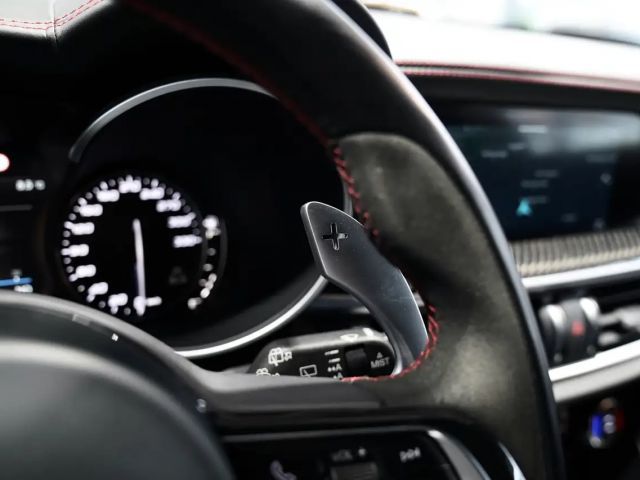 Alfa Romeo Stelvio Carbon Q4 Quadrifoglio