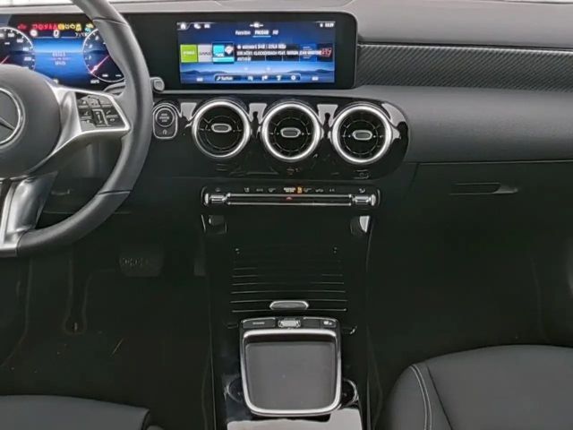 Mercedes-Benz A 200 Progressive