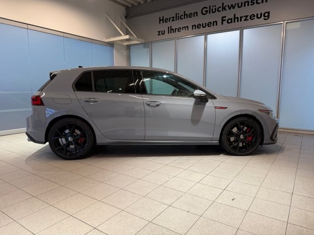 Volkswagen Golf 2.0 TSI Golf VIII