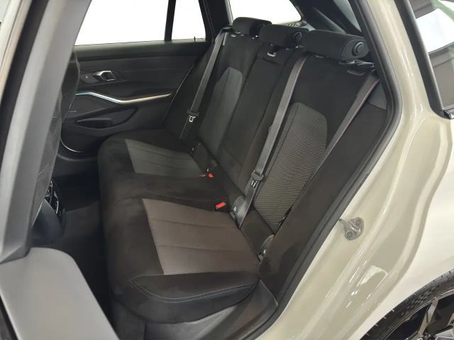 BMW 330 330e M-Sport Touring xDrive