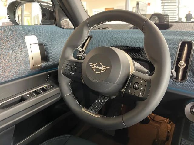 MINI Cooper Countryman C Favoured Trim Paket XL / 19 Zoll