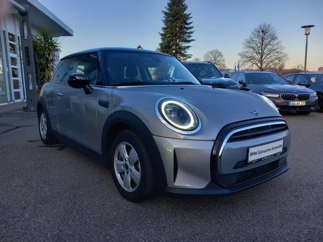MINI Cooper Essential Trim Navi Connect Tempo DriveAss SHZ