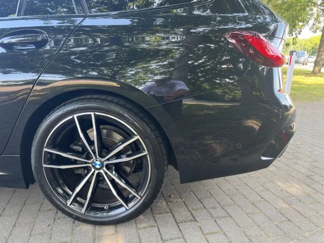 BMW 320 320i M-Sport Touring