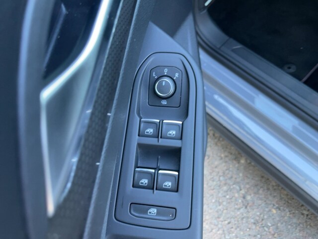 Volkswagen Golf 2.0 TSI DSG Golf VIII