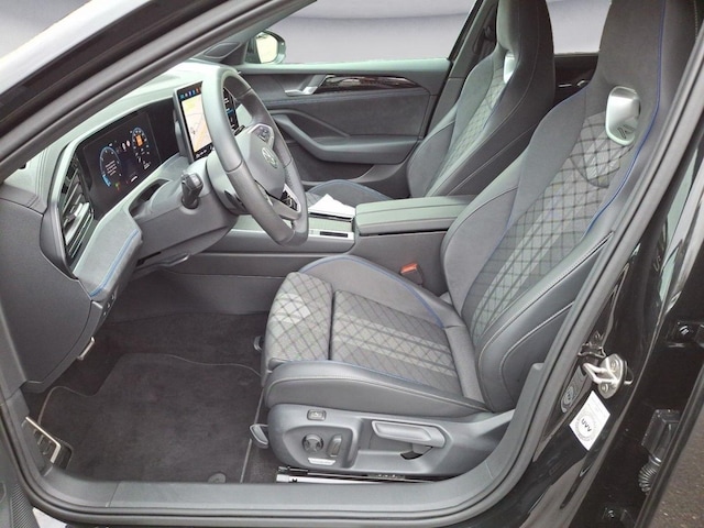 Volkswagen Passat DSG R-Line