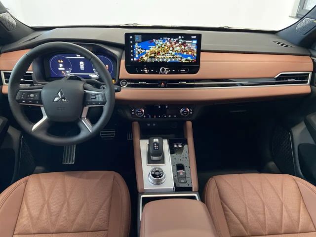 Mitsubishi Outlander 2.4 TOP Luxury P. Yamaha