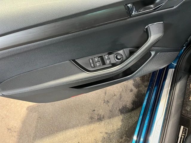 Skoda Superb 2.0 TDI Combi Style Style