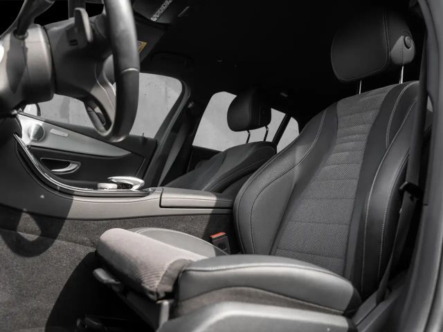 Mercedes-Benz E 220 AVANTGARDE E 220 d Estate