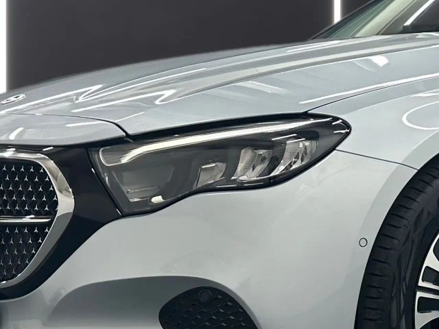 Mercedes-Benz E 200 AVANTGARDE Estate