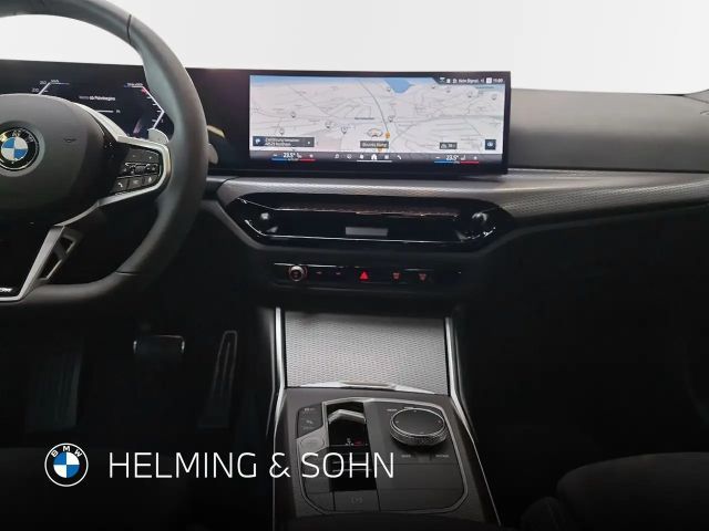 BMW 320 320i M-Sport Sedan xDrive