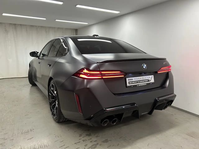BMW M5 Sedan