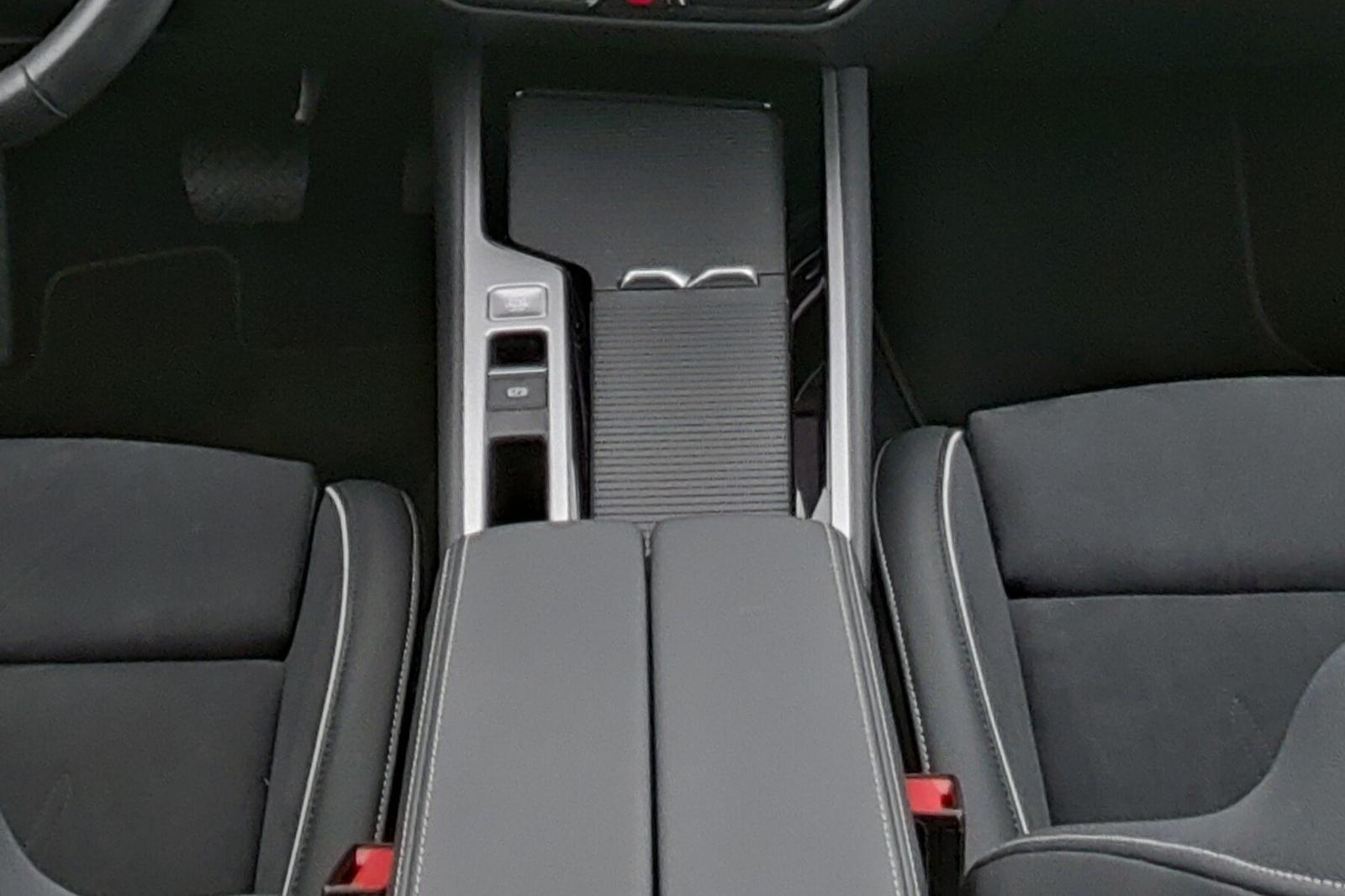 Volkswagen Passat 2.0 TDI IQ.Drive Sport Variant