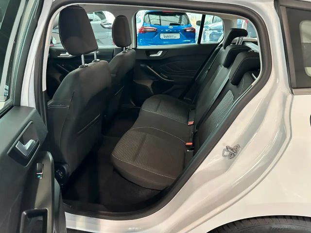 Ford Focus Titanium Wagon