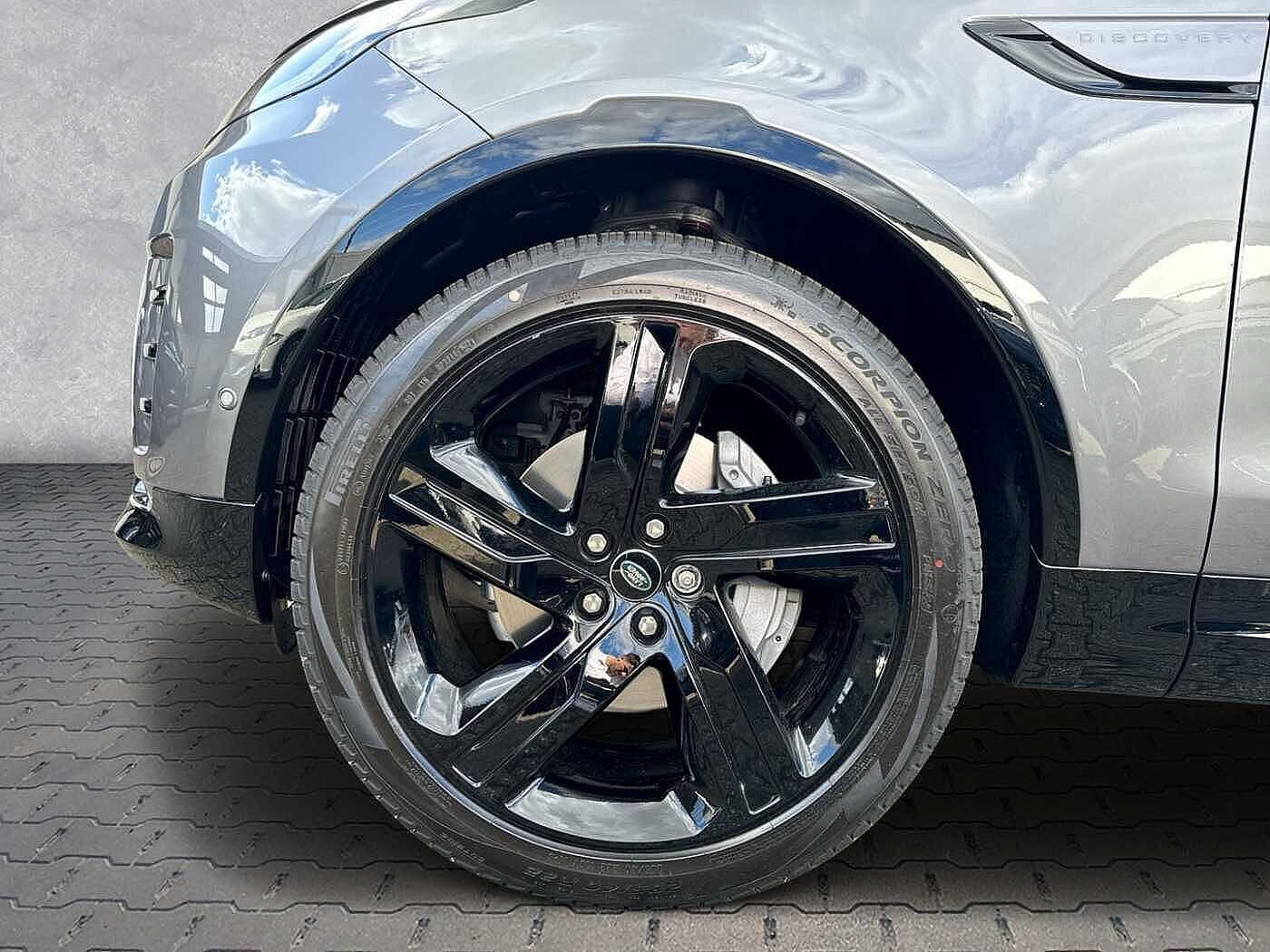 Land Rover Discovery D300 Dynamic HSE